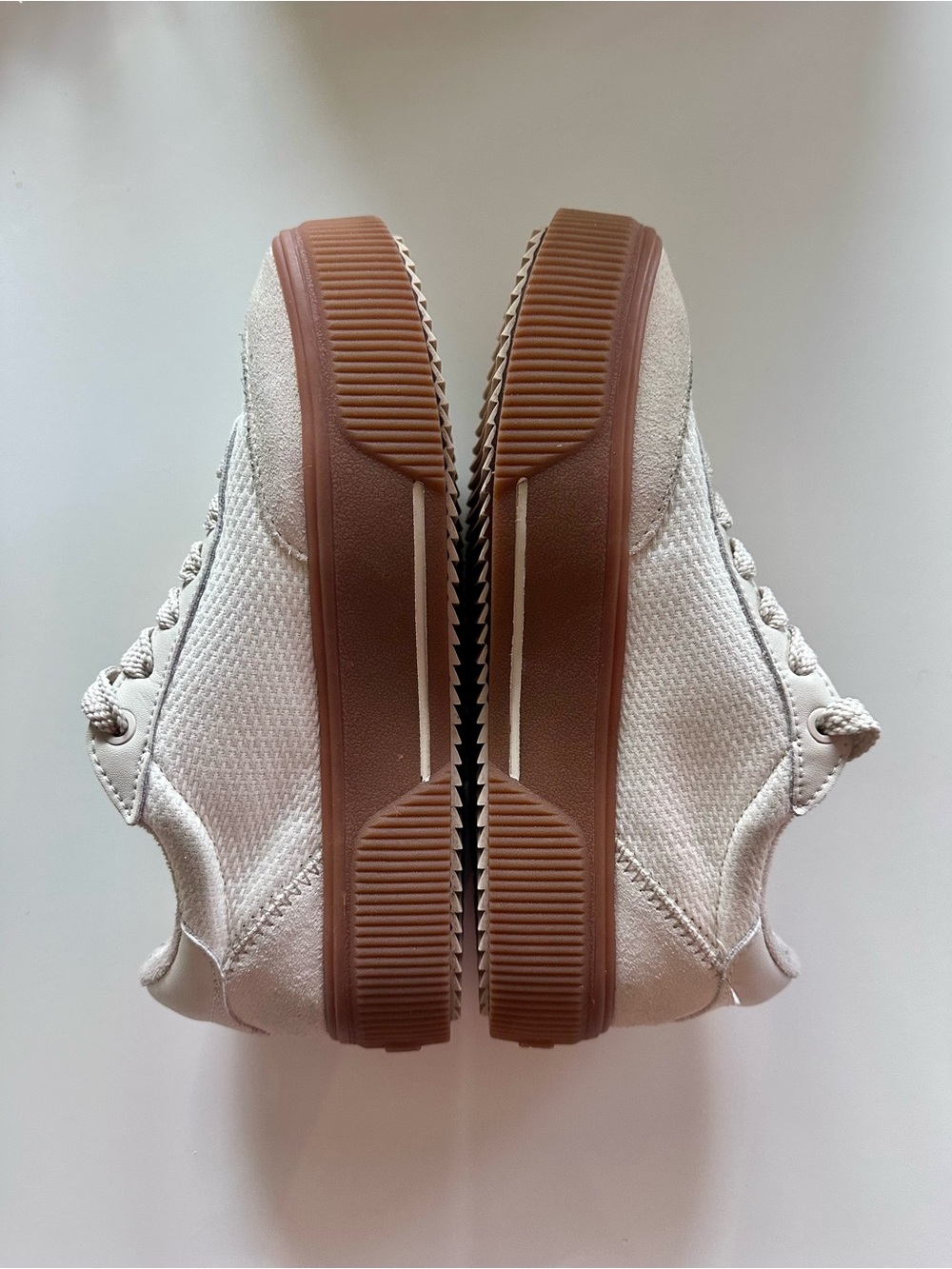 Reef | Lay Day Lift sneaker in Vintage/Gum - Picture 11 of 14